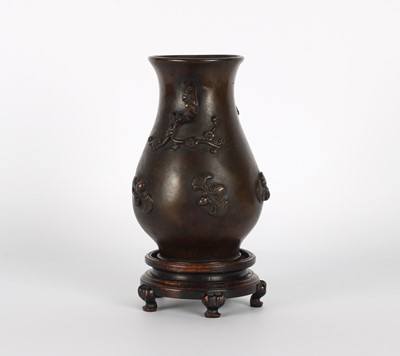 Lot 87 - A Chinese Qing Dynasty Bronze 'Five Bats (五隻蝙蝠)' Vase