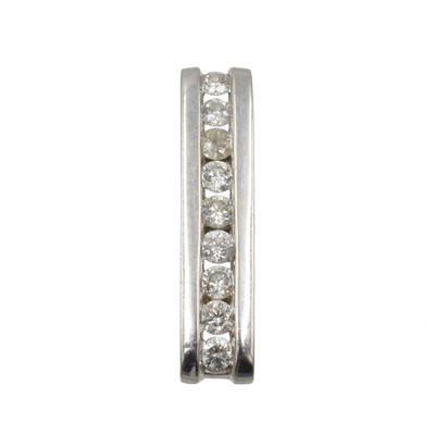 Lot 137 - A diamond and white gold pendant
