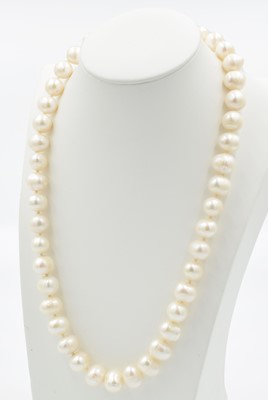Lot 230 - A South Sea Pearl necklace