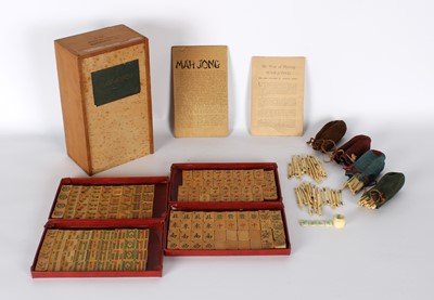 Lot 310 - An Early-Mid 20th Century Bone and Bamboo Mahjong Set