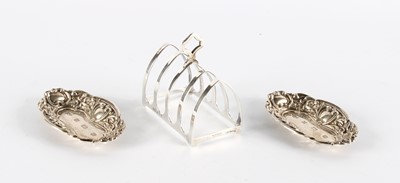Lot 32 - A George V Silver Four-Division Toast Rack and a Pair of Elizabeth II Silver Pin Dishes