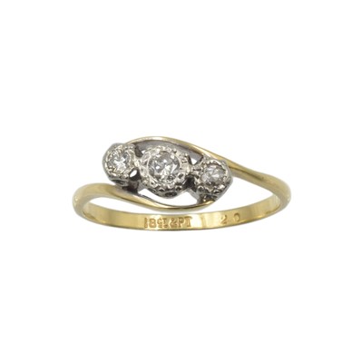 Lot 25 - A vintage 18ct gold, platinum and diamond 3 stone ring