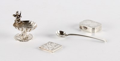 Lot 16 - A Group of Small Silver Items