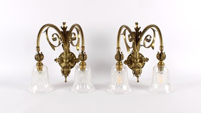 Lot 261 - A Pair of Edwardian Brass Wall Lights