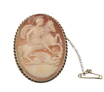 Lot 57 - A 9ct gold cameo brooch
