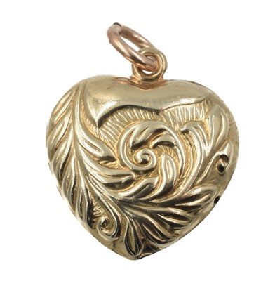 Lot 135 - A 9ct gold heart pendant