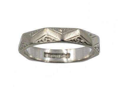 Lot 353 - An 18ct gold geometric-style ring