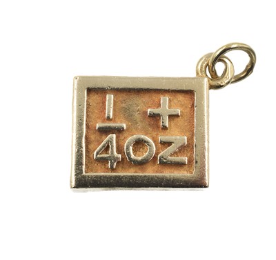 Lot 194 - A 9ct yellow gold pendant