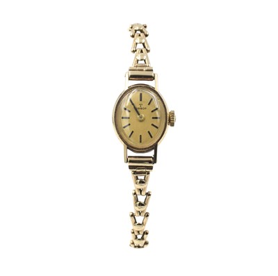 Lot 252 - A Ladies Tissot 9ct Gold Wristwatch