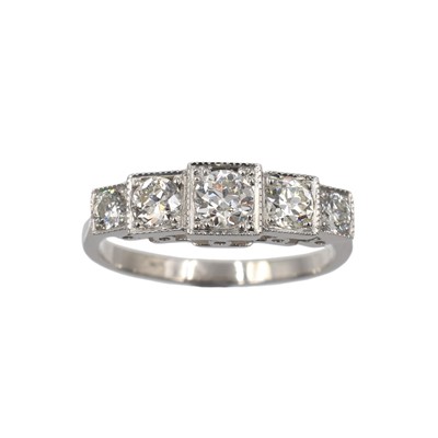 Lot 239 - An Art Deco style 0.90ct five-stone diamond box-set ring, set in platinum