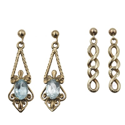 Lot 215 - Two pairs of vintage 9ct gold earring drops