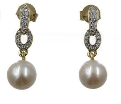 Lot 257 - A pair of 9ct yellow gold Art Deco style earrings