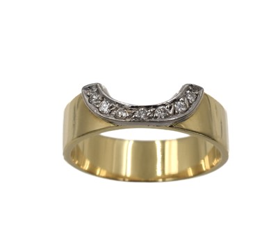 Lot 94 - A curved diamond wishbone ring, set in 18ct gold