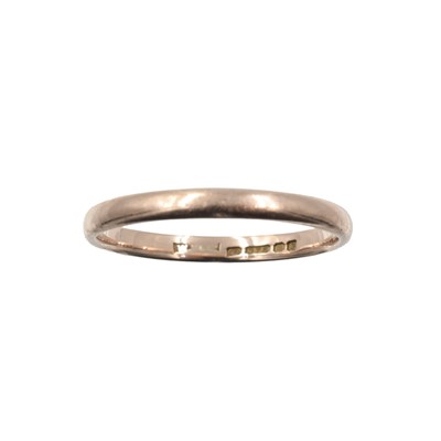 Lot 6 - A 9ct rose gold wedding band