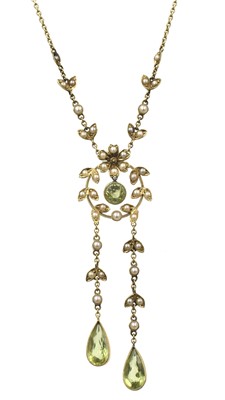 Lot 200 - A 15ct gold Edwardian peridot and seed pearl intricate necklace