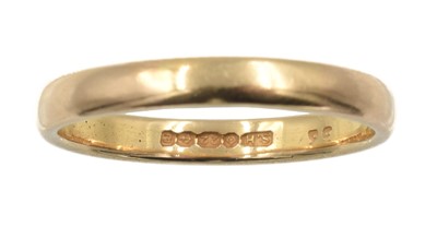 Lot 182 - A 22ct yellow gold ring