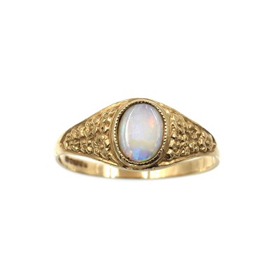 Lot 149 - An Edwardian opal signet ring, set in 9ct gold