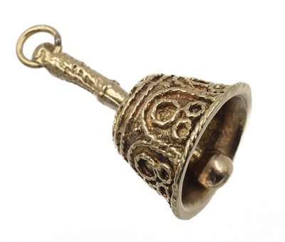 Lot 288 - A 9ct yellow gold bell pendant