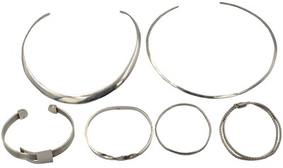 Lot 365 - Selection of silver necklaces and bracelets