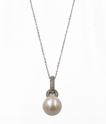 Lot 269 - A pearl and diamond pendant necklace