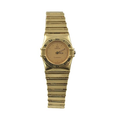 Lot 156 - A ladies 18ct yellow gold Omega Constellation wristwatch