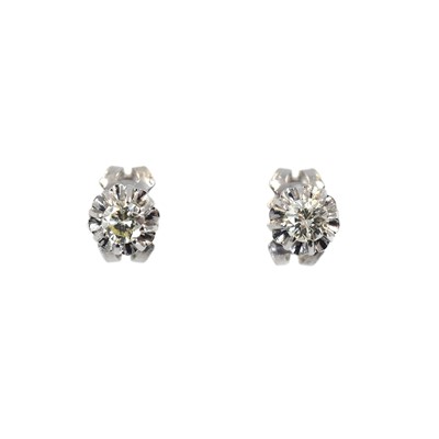 Lot 271 - A pair of diamond studs, set in 18ct gold