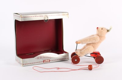 Lot 374 - A "Museum Collection" Limited Edition Bear by Steiff