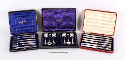 Lot 26 - A Collection of Cased Silver Cutlery and a "Yard-o-Led" Silver Pencil