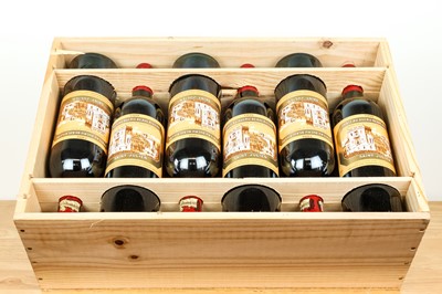 Lot 12 - Twelve bottles of wine