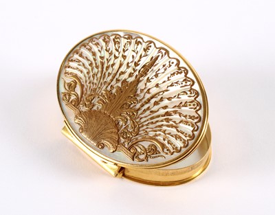 Lot 88 - An Elegant Georgian Rococo Yellow Metal and Mother of Pearl Snuff Box