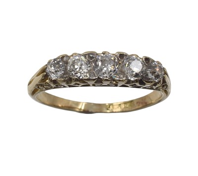 Lot 118 - A Victorian 18ct gold and diamond five-stone ring
