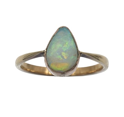 Lot 148 - A Victorian 9ct gold and opal ring