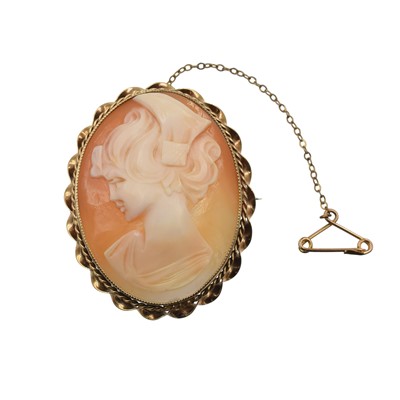 Lot 150 - A 9ct Cameo brooch