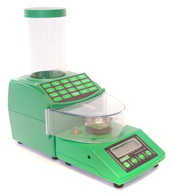 Lot 884 - RCBS Chargemaster reloading scales / dispenser
