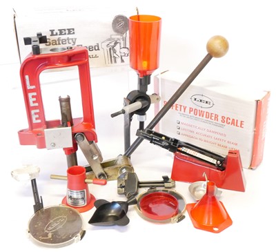 Lot 886 - Lee single stage press, safety primer and...