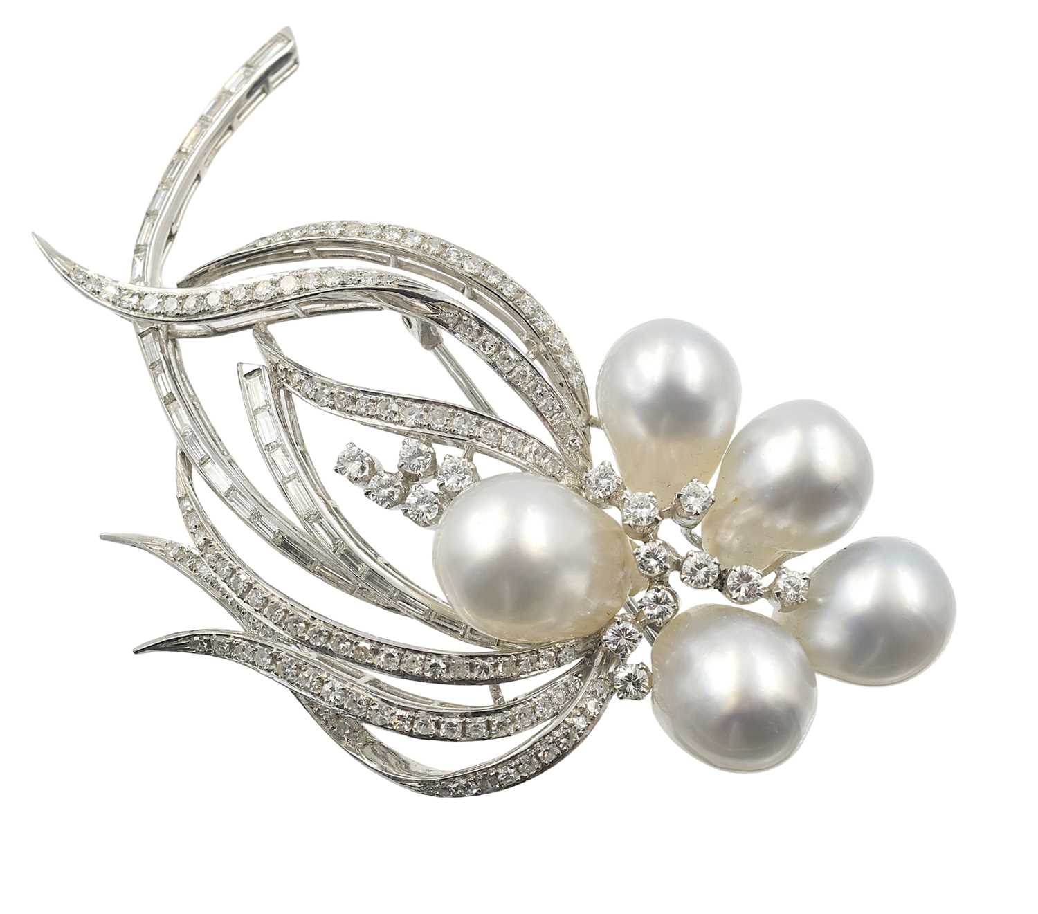 Lot A natural Freshwater and diamond sprayer brooch