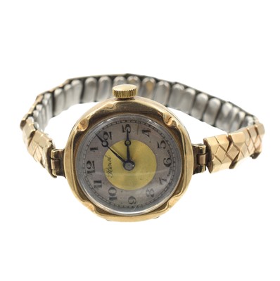 Lot A 9ct yellow gold ladies wristwatch