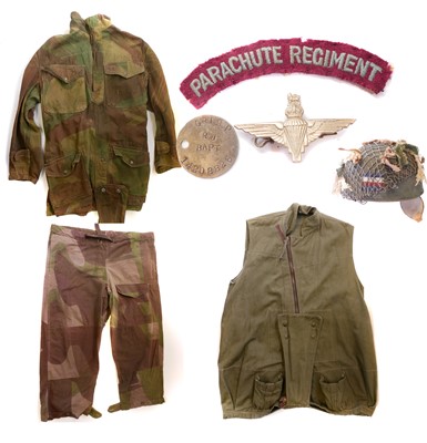 Lot WWII 1943 dated British Para Smock, Over Smock...