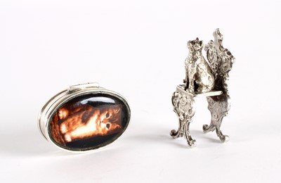 Lot 12 - An Elizabeth II Silver and Enamel Kitten Pill Box