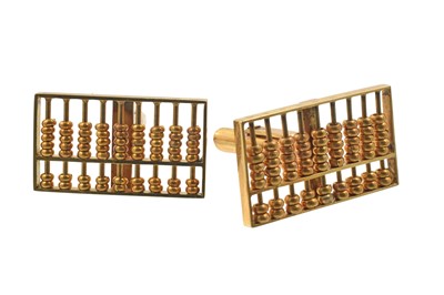 Lot A pair of yellow metal cufflinks