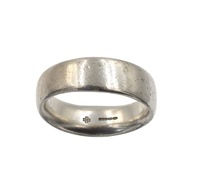 Lot A selection of 2 sterling silver rings and a white metal charm bracelet