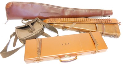 Lot 784 - Good quality leather shotgun travelling case,...