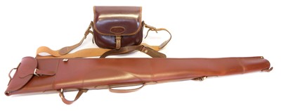 Lot 786 - Good quality Teales leather gunslip, also a E....