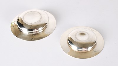 Lot 3 - Two Small Graduated Elizabeth II Silver 'Armada' Dishes