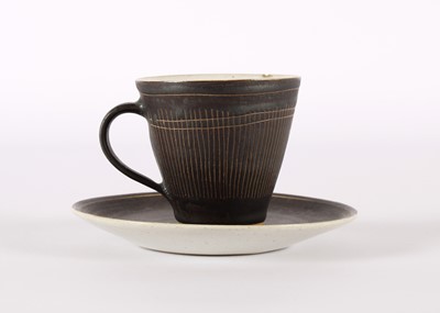 Lot Dame Lucie Rie (British 1902-1995)