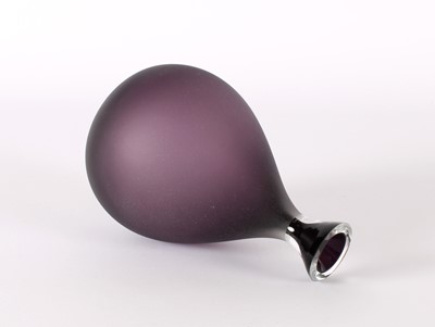 Lot 27 - Studio Glass Vase