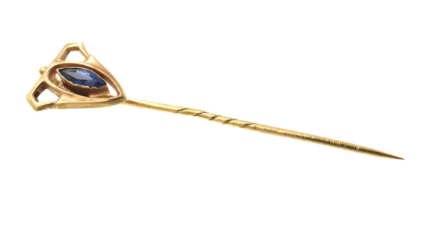 Lot 31 - An early 20th century 18ct yellow gold stick pin