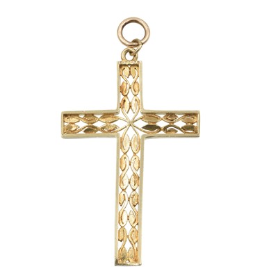 Lot A 9ct gold Maltese cross pendant