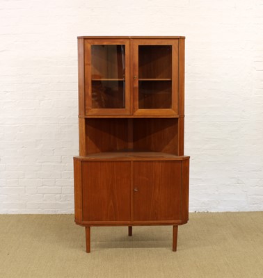 Lot Mid-Century Corner Unit