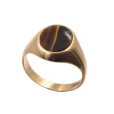 Lot 116 - A 9ct rose gold signet ring
